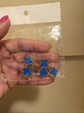 Gold Chain Bracelet with Blue Clover Stones